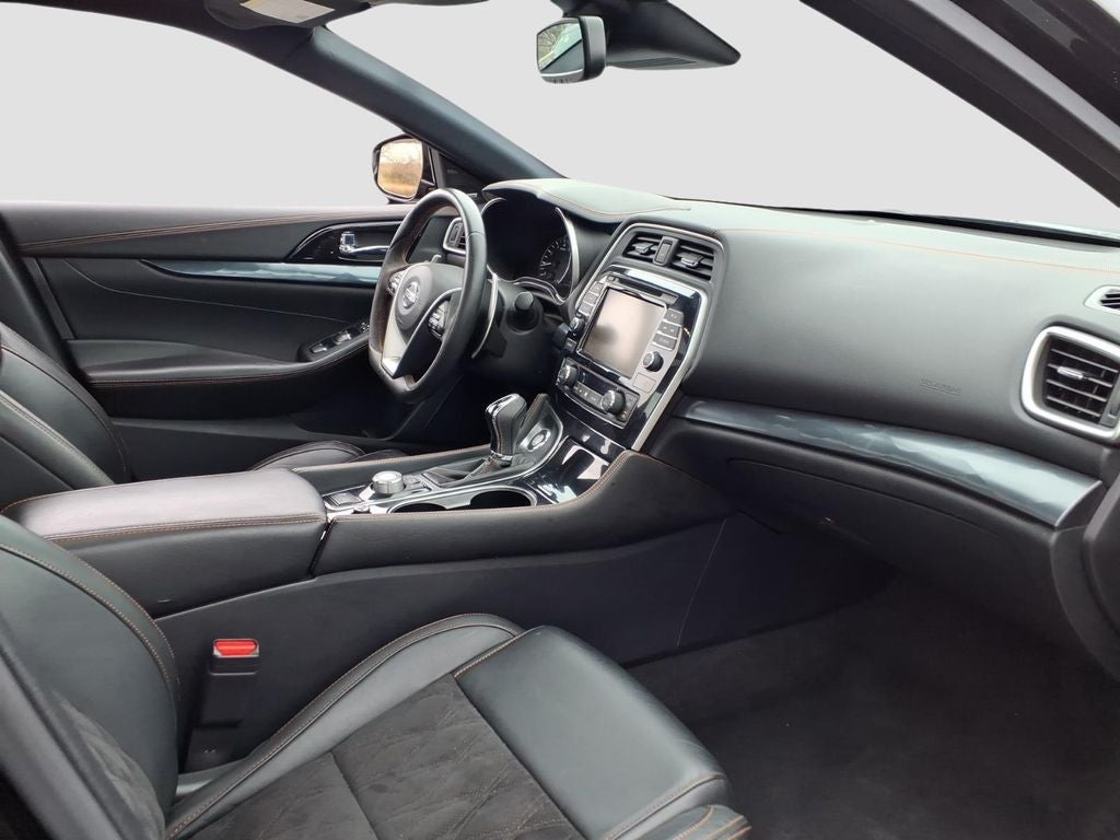2022 Nissan Maxima SR