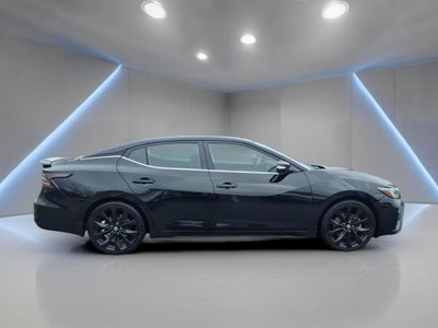 2022 Nissan Maxima SR