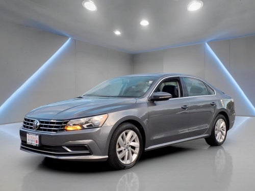 2018 Volkswagen Passat 2.0T SE w/Technology
