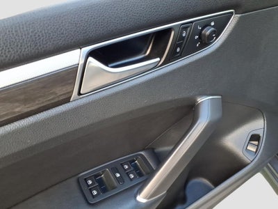 2018 Volkswagen Passat 2.0T SE w/Technology