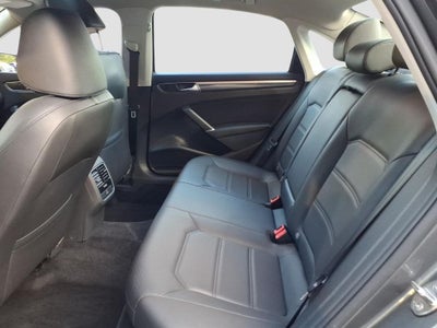 2018 Volkswagen Passat 2.0T SE w/Technology