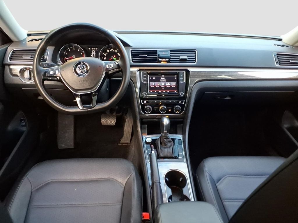 2018 Volkswagen Passat 2.0T SE w/Technology