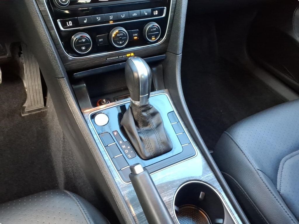 2018 Volkswagen Passat 2.0T SE w/Technology