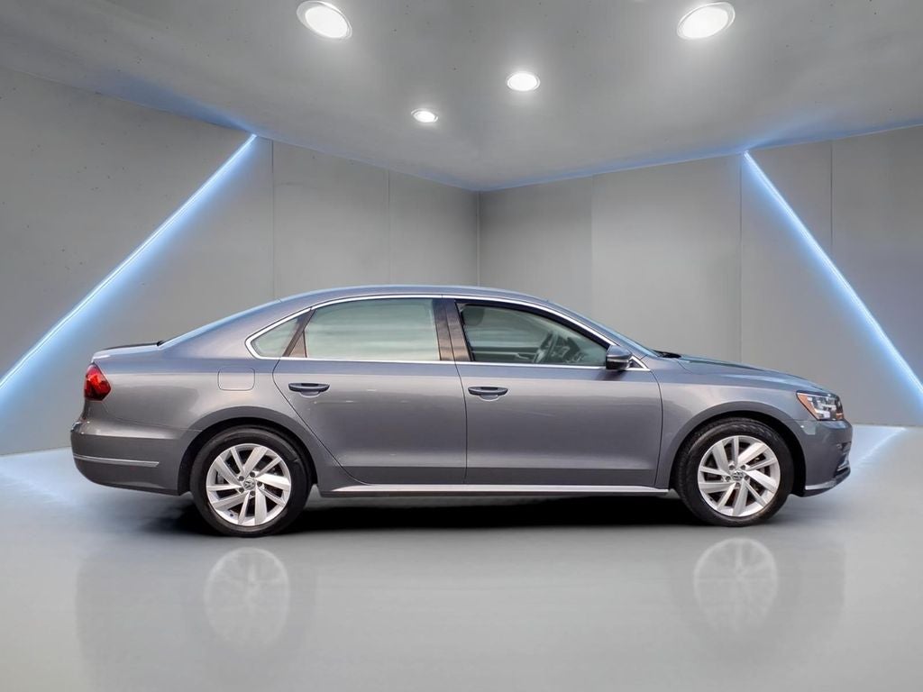 2018 Volkswagen Passat 2.0T SE w/Technology
