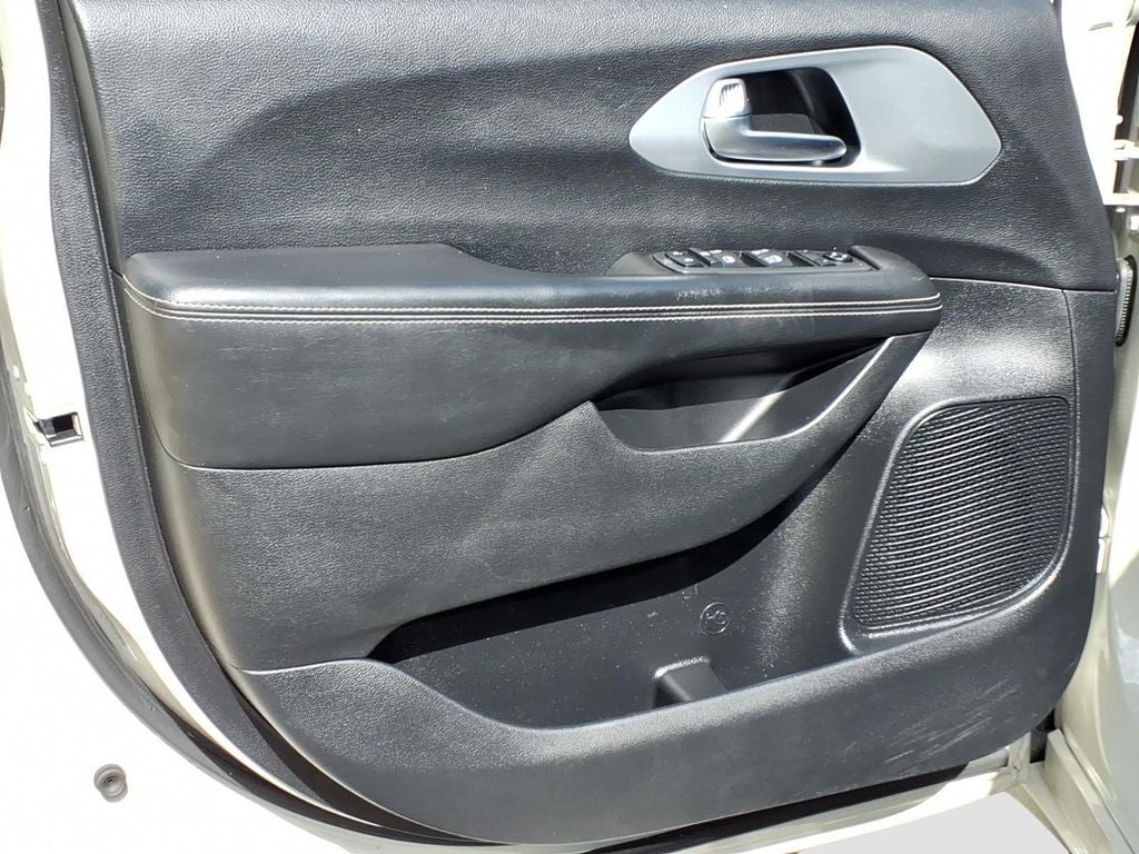 2020 Chrysler Pacifica Touring