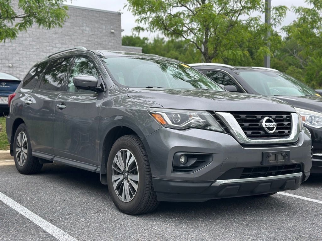 2017 Nissan Pathfinder SL
