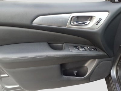 2017 Nissan Pathfinder SL