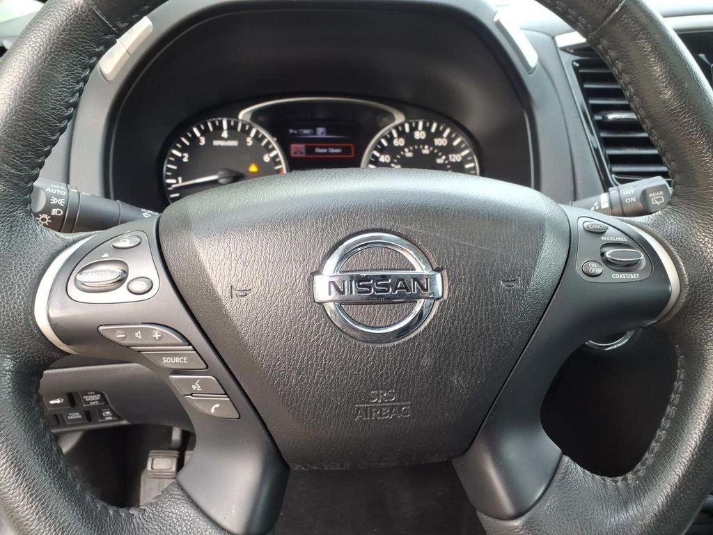 2017 Nissan Pathfinder SL