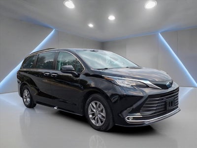 2023 Toyota Sienna XLE