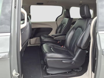 2022 Chrysler Pacifica Hybrid Touring L