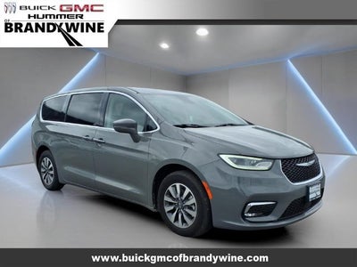 2022 Chrysler Pacifica Hybrid Touring L