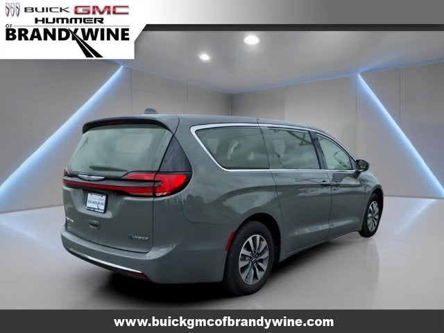 2022 Chrysler Pacifica Hybrid Touring L