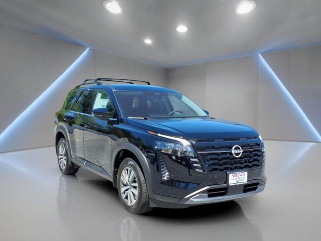 2026 Nissan Pathfinder SL 4WD's photo