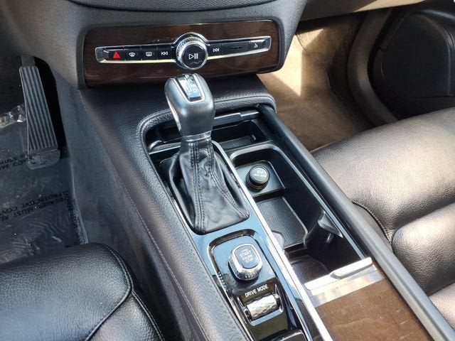 2019 Volvo XC90 T6 Momentum