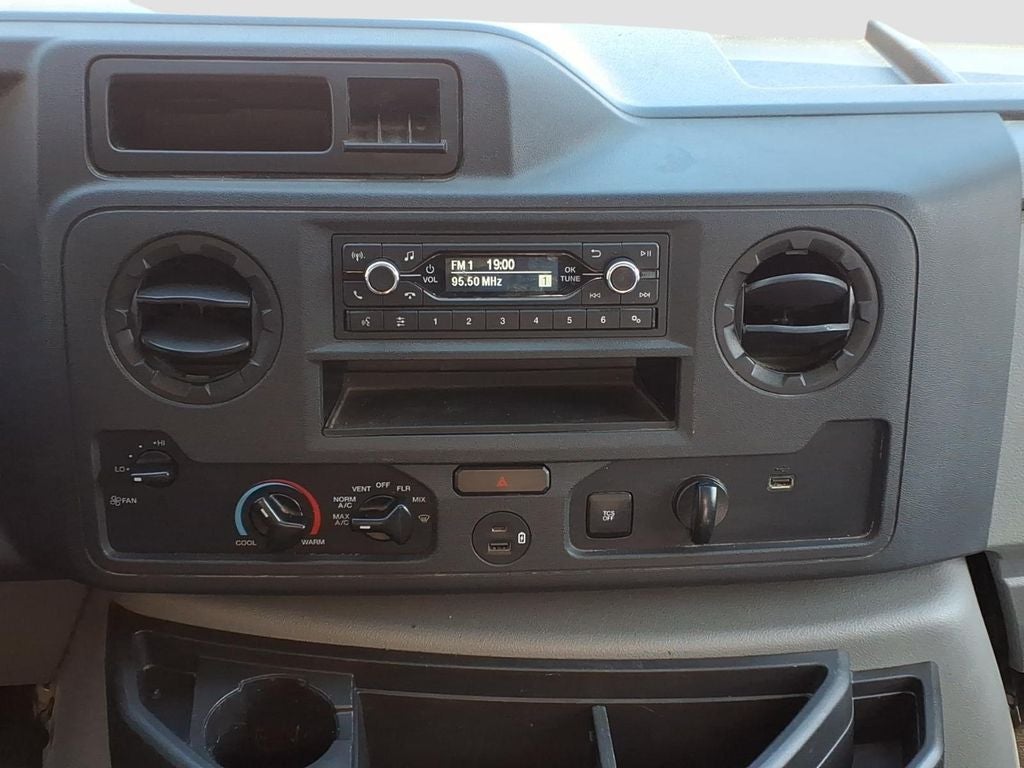 2022 Ford E-350SD Base Cutaway