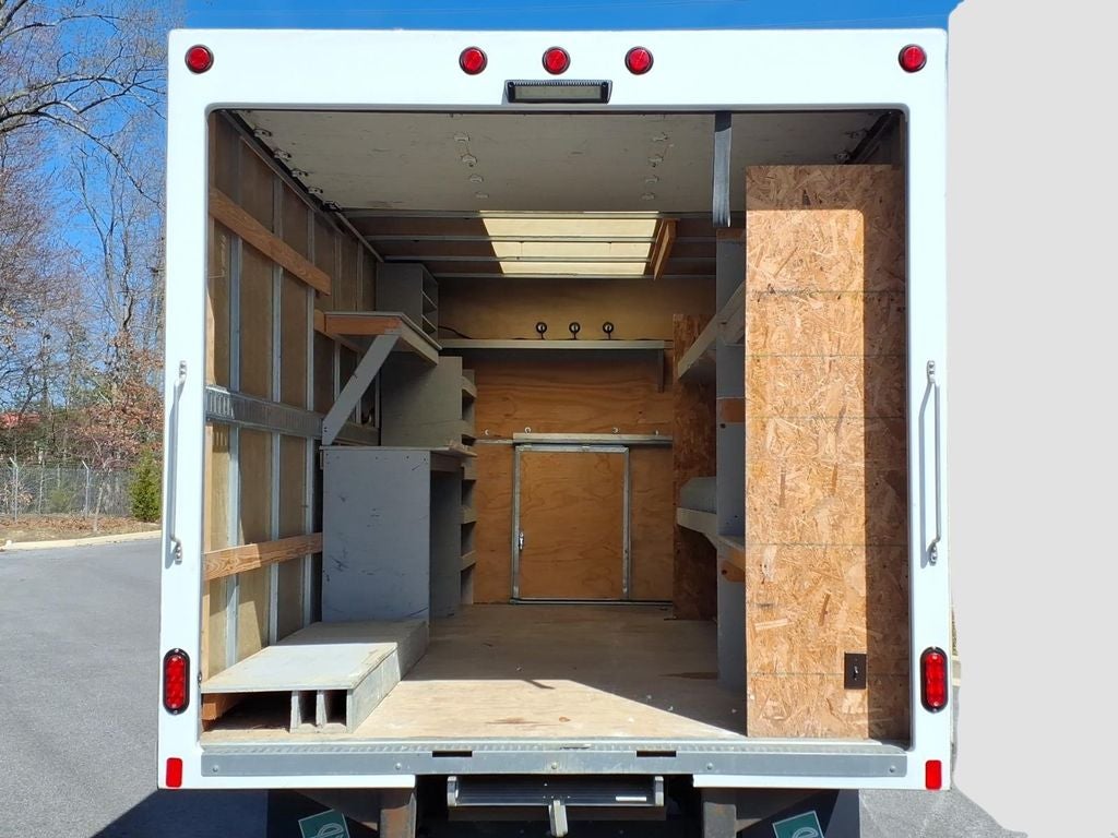 2022 Ford E-350SD Base Cutaway