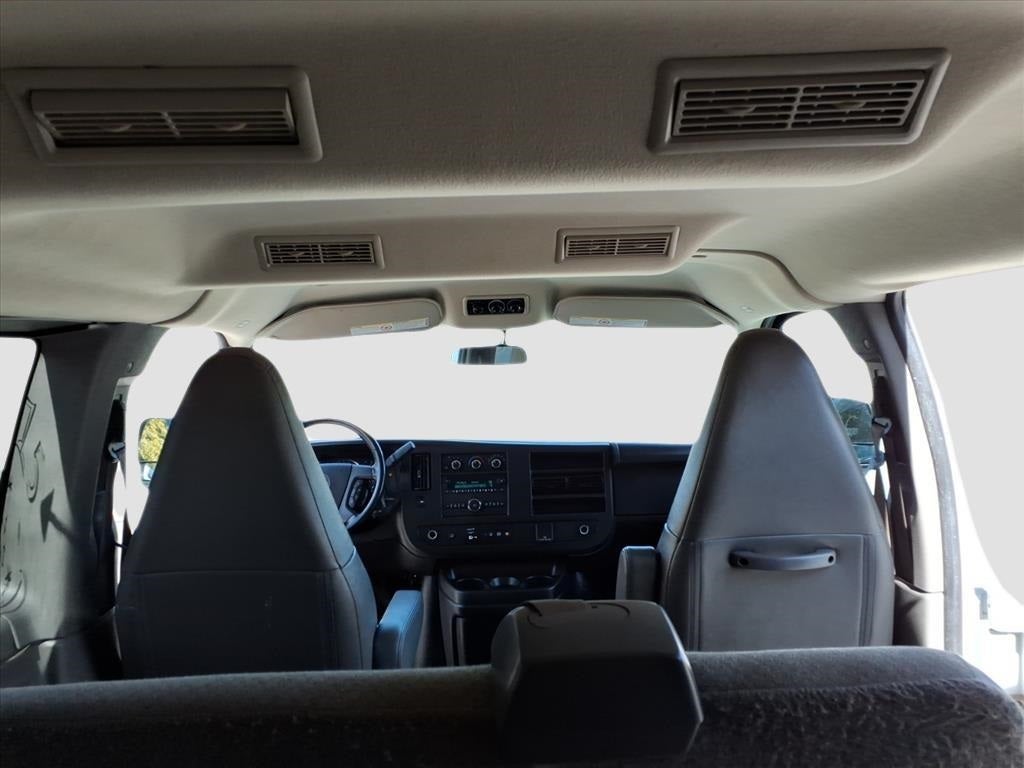 2022 GMC Savana 3500 LS 15 passenger van