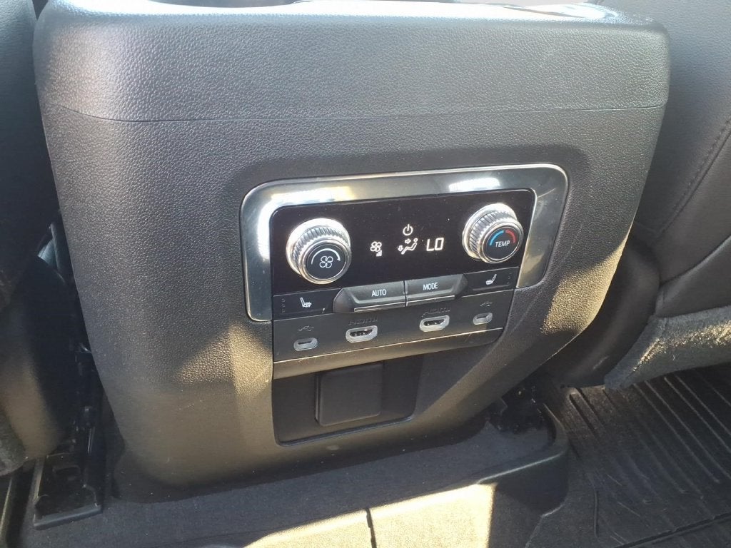 2021 GMC Yukon XL SLT w/ Panoramic Sunroof