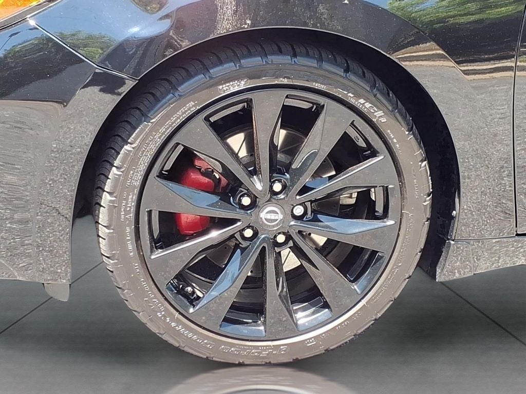 2023 Nissan Maxima SR