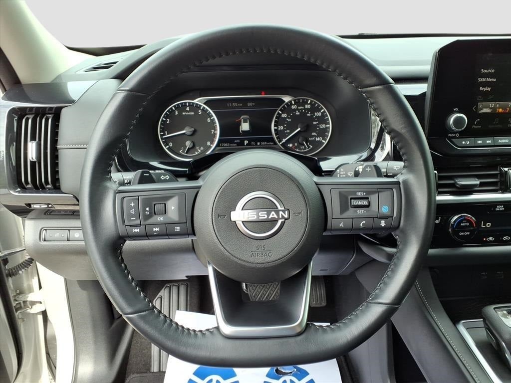 2024 Nissan Pathfinder SV