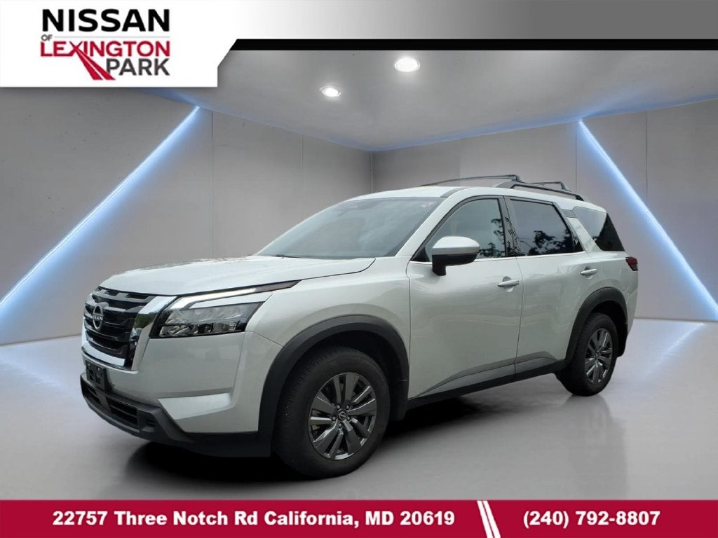 2025 Nissan Pathfinder SV