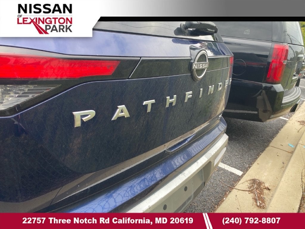 2022 Nissan Pathfinder SL