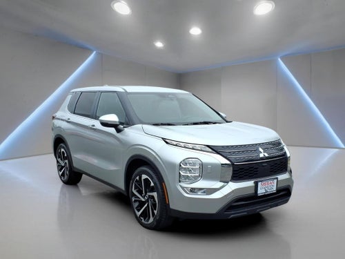 2022 Mitsubishi Outlander ES