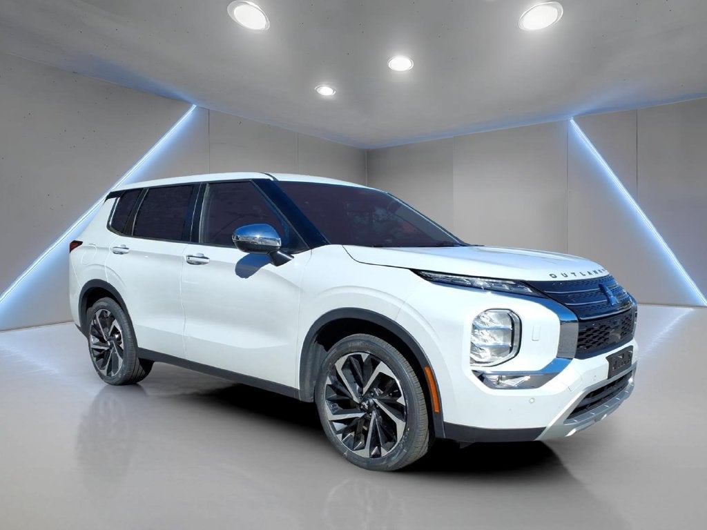 2022 Mitsubishi Outlander SE - Apple CarPlay